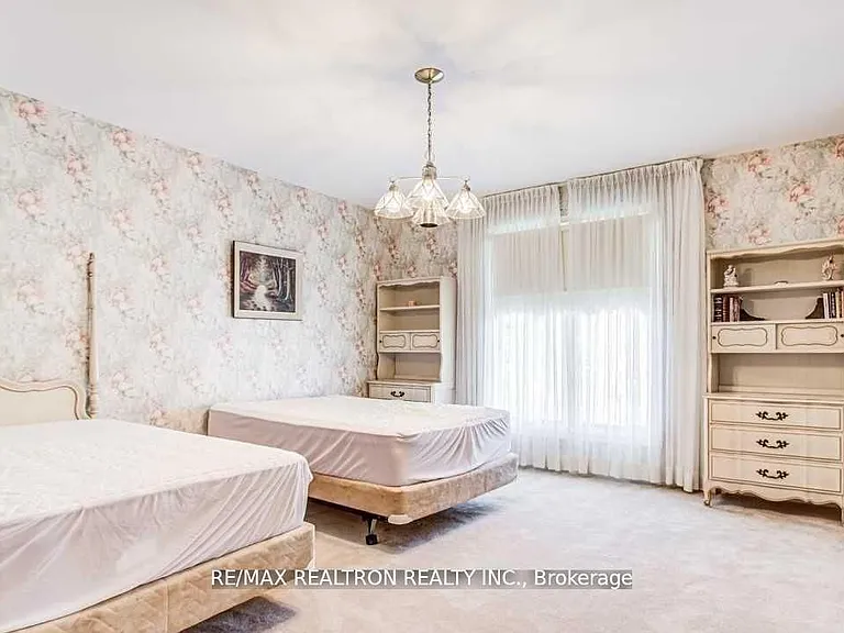 29 Sultana Ave — Photo 33