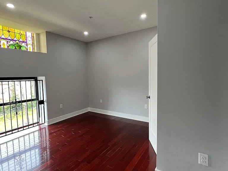 304 Richmond St #5 — Photo 9