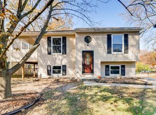 930 11th St, Pasadena, MD 21122