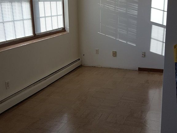 3rd image of 4242 Fremont Ave N APT 2