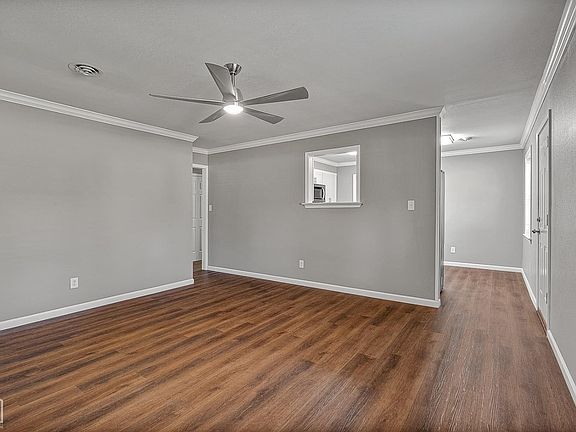 4th image of 1021 Leawood St