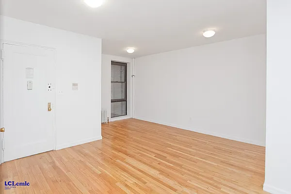 Rented by LC Lemle Real Estate Group | media 3