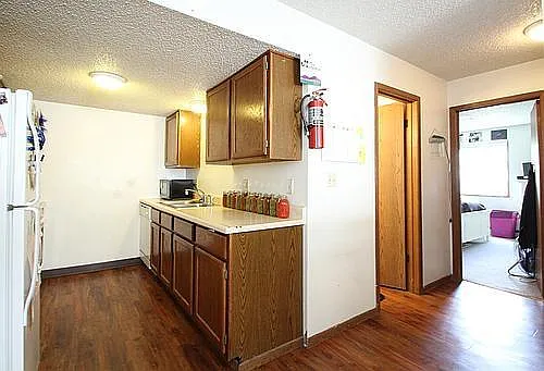 632 S Van Buren Street — Photo 4