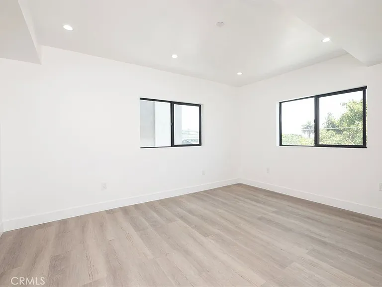 1571 Ricardo #2 — Photo 12