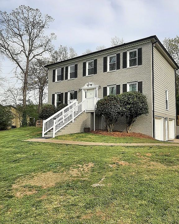 Nice Colonial Home.