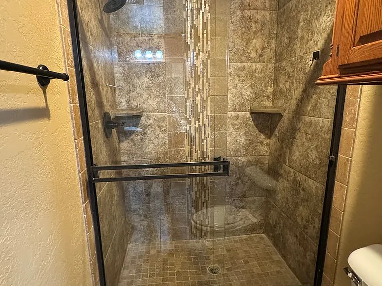 1517 NE Stonehouse Dr — Photo 22