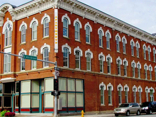 Forrest Block Apartments, 401 N Brady St #105, Davenport, IA 52801