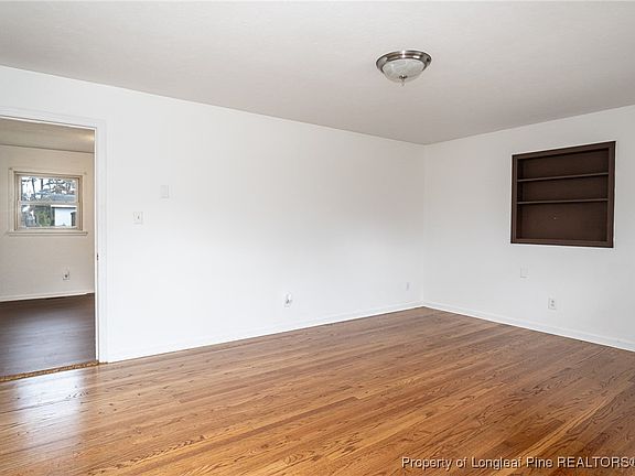 4th image of 3031 Broadview Dr