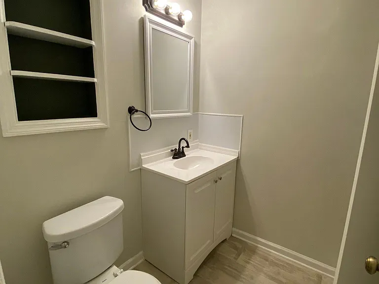 130 N Railroad St #1 — Photo 16