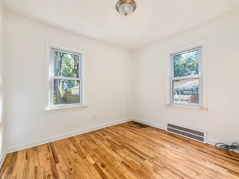 3048 Thomas Ave — Photo 11