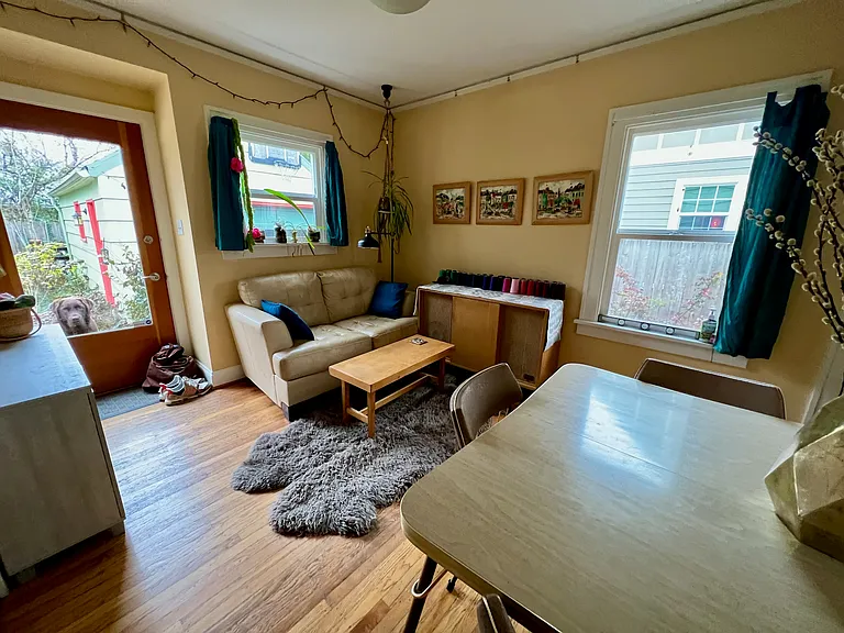 bonus room / office with great light