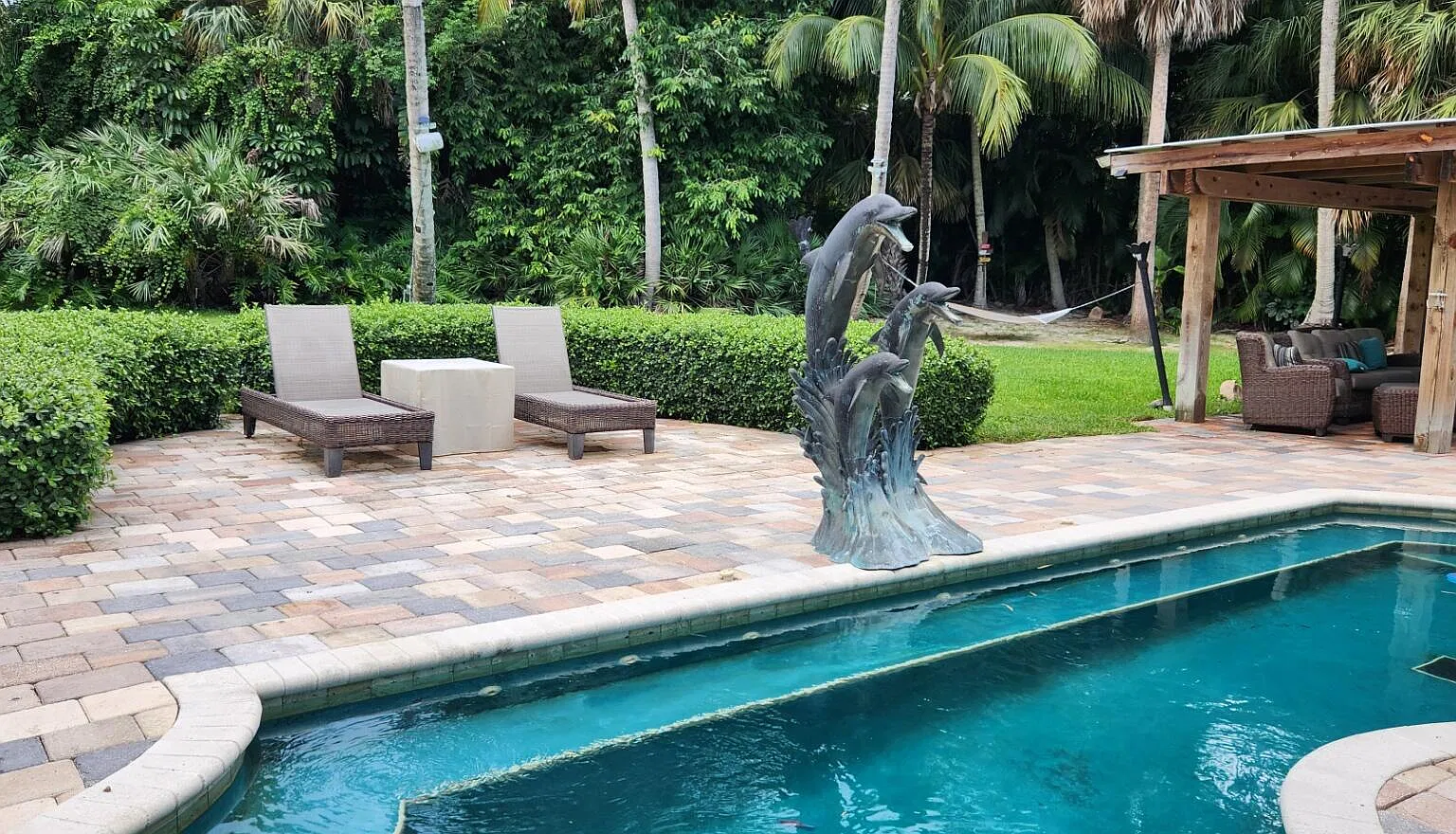 6 bed, 4.5 bath, 4012 sqft, $8,500 — Photo 2