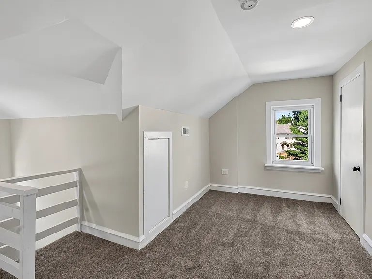 6 N Brighton Ave — Photo 33