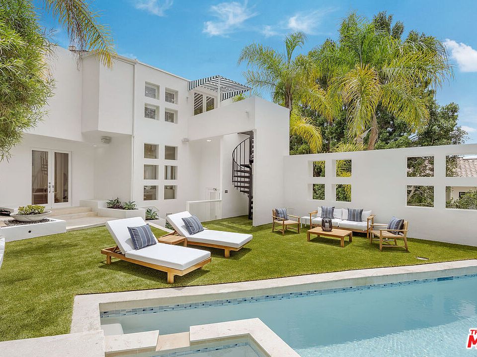 1st image of 1414 Mockingbird Pl