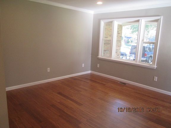 4th image of 224 Arnold Dr