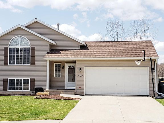 3rd image of 405 Tallgrass Dr NE
