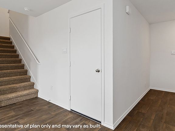 3rd image of 16043 Mahogany Way