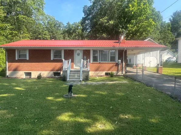 1206 E Dolly Ann Dr, Covington, VA 24426