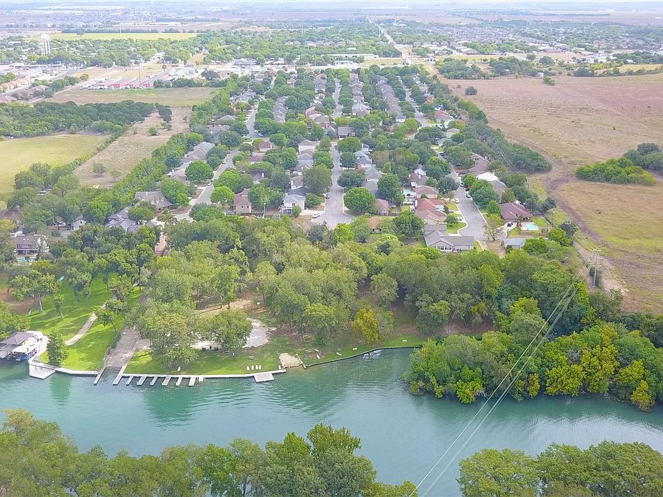 1st image of 927 Lakefront Ave