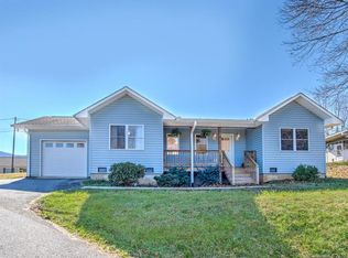 32 Alpine Way, Clyde, NC 28721