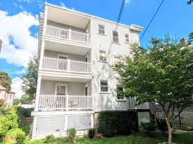 76 Farquhar St, Roslindale, MA