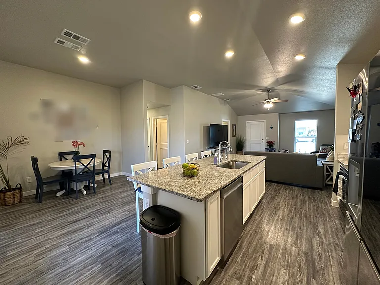 3215 Volney Ave — Photo 11
