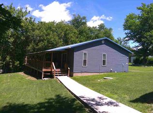 1252 & 1253 Holiday Ln, Brooklyn, IA 52211