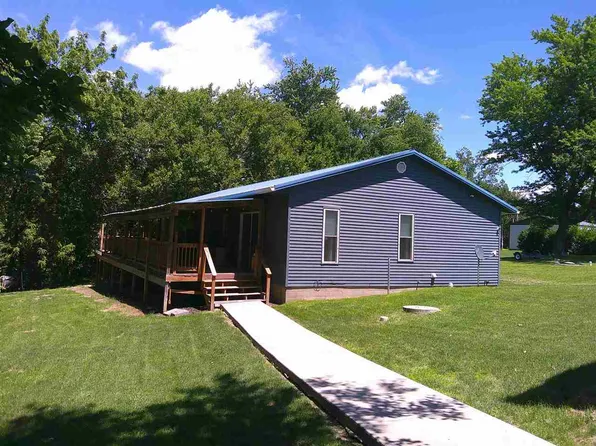 1252 & 1253 Holiday Ln, Brooklyn, IA 52211