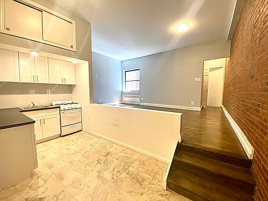 1st image of 208 W 83rd St APT 1R