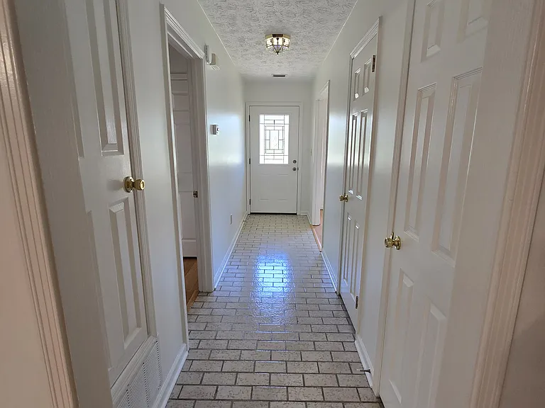 3944 Elm Ave — Photo 8