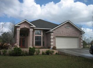 44 Ravenwood Dr, Picayune, MS 39466