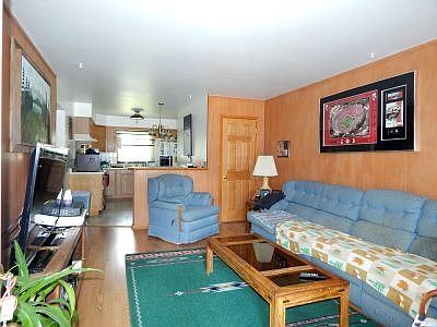 5th image of 1104/1106 Laurie Dr