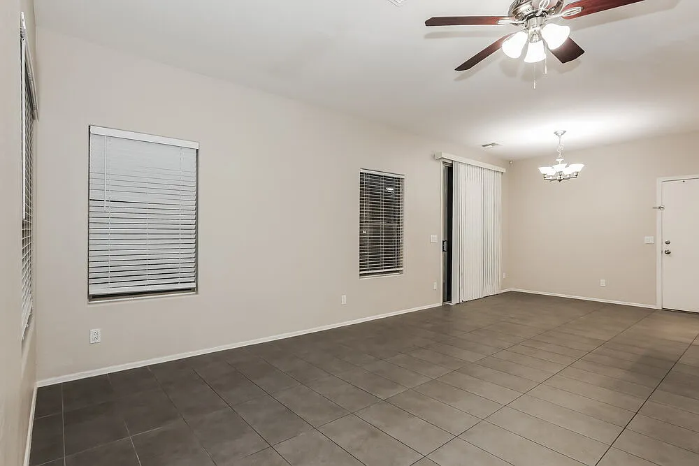 3 bed, 2.5 bath, 1522 sqft, $2,100 — Photo 4