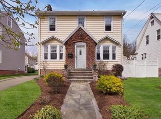 104 Sound View Ter, New Haven, CT 06512