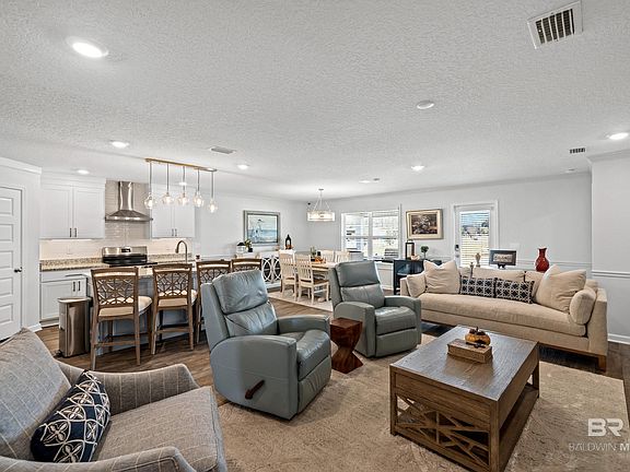 5th image of 14493 Dayton Cir