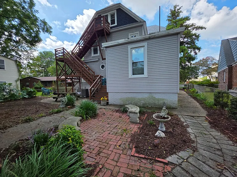 132 Orleans Cir #3 — Photo 2