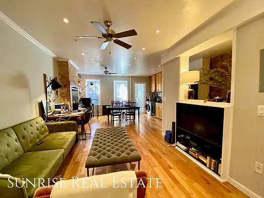 Rented by Sunrise Real Estate | media 12