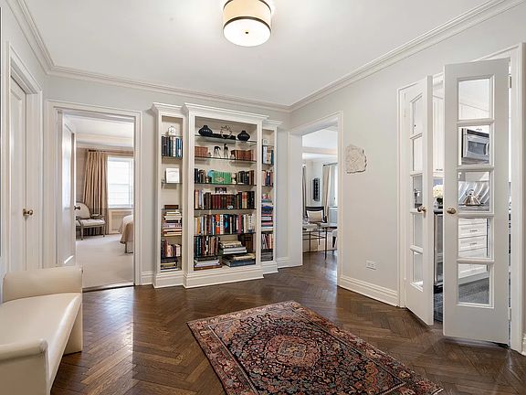 5th image of 4 E 70th St APT 4C