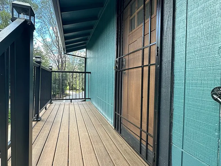1707 Grand Coulee Blvd — Photo 8