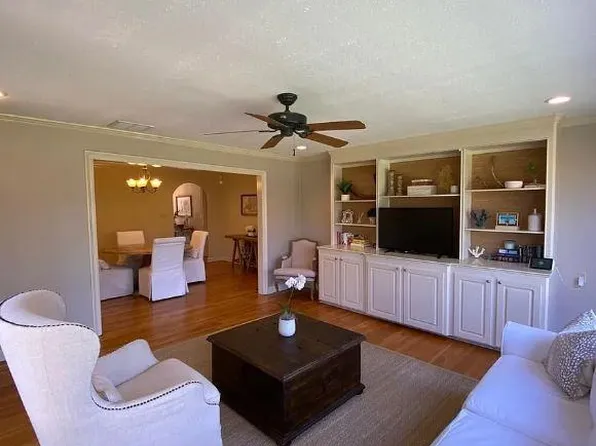 1518 Brecon Dr, Jackson, MS 39211