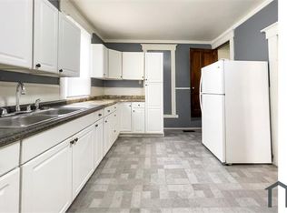 2406 S Walnut St, Muncie, IN 47302