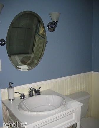 Basement Apt Bathroom