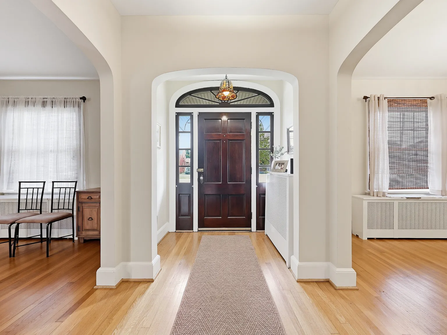 4 bed, 1.5 bath, 1864 sqft, $2,199 — Photo 4