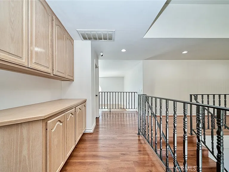 1089 Village Dr — Photo 35