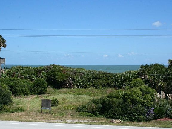 3rd image of 680 Sand Isles Cir