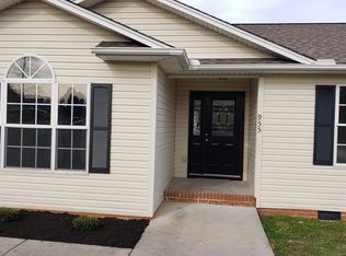 955 Jasmine Ln, Maryville, TN 37801