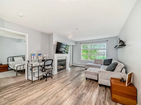 35 E Richard Ct SW #119, Calgary, AB T3E 7N9