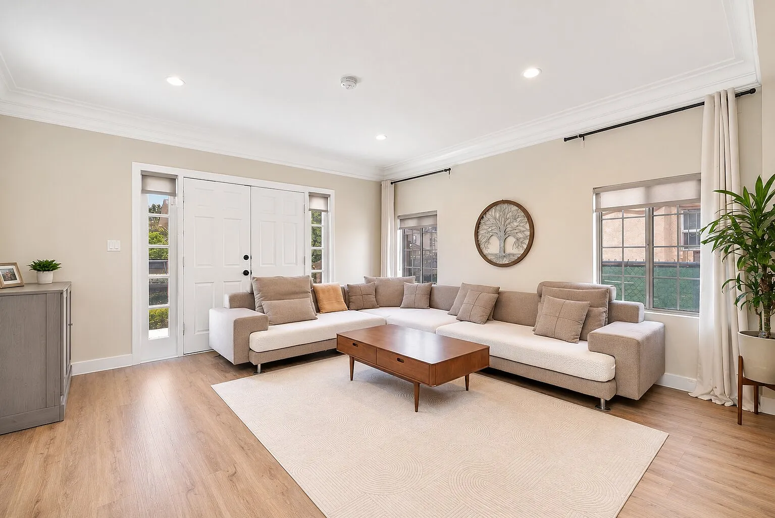 2 bed, 1300 sqft, $2,900 — Photo 2