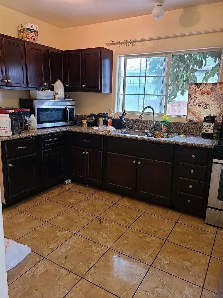 1 bed, $1,050 — Photo 2