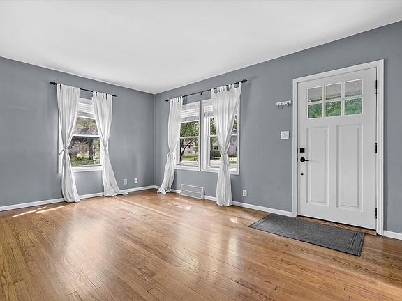 5th image of W164N8426 Hiawatha AVENUE